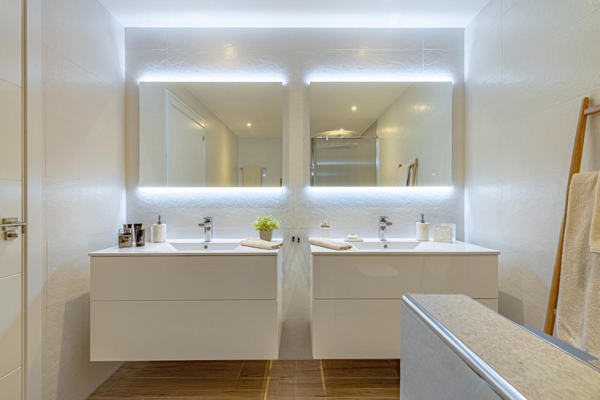 Luxurious In Puente Romano,