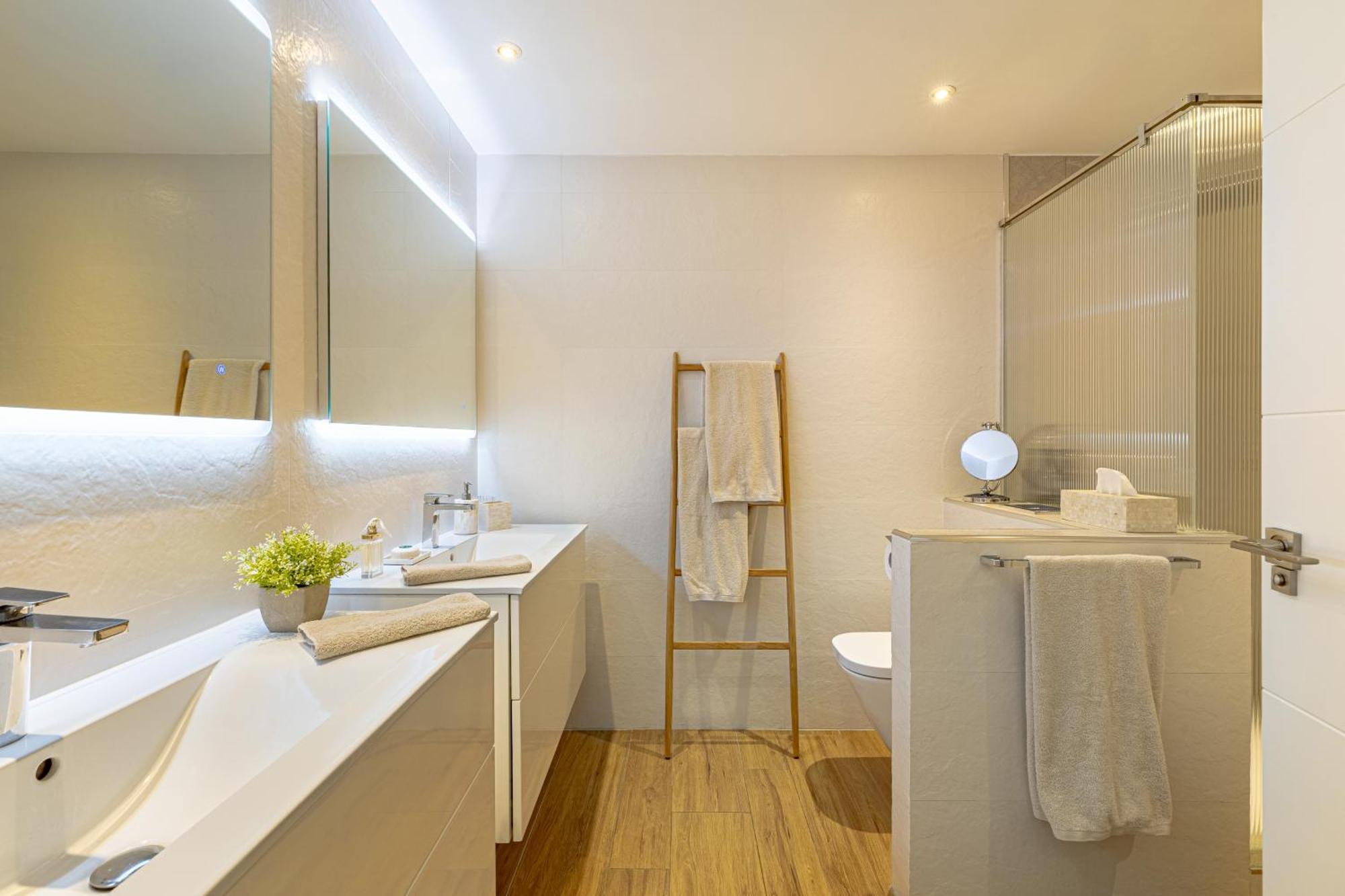 Apartment Luxurious In Puente Romano, *