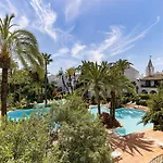 Luxurious apartment in Puente Romano, Marbella (Golden Mile)