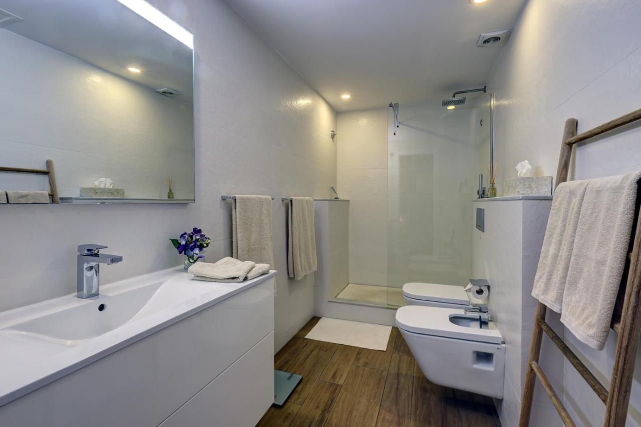 Luxurious In Puente Romano, * Marbellac
