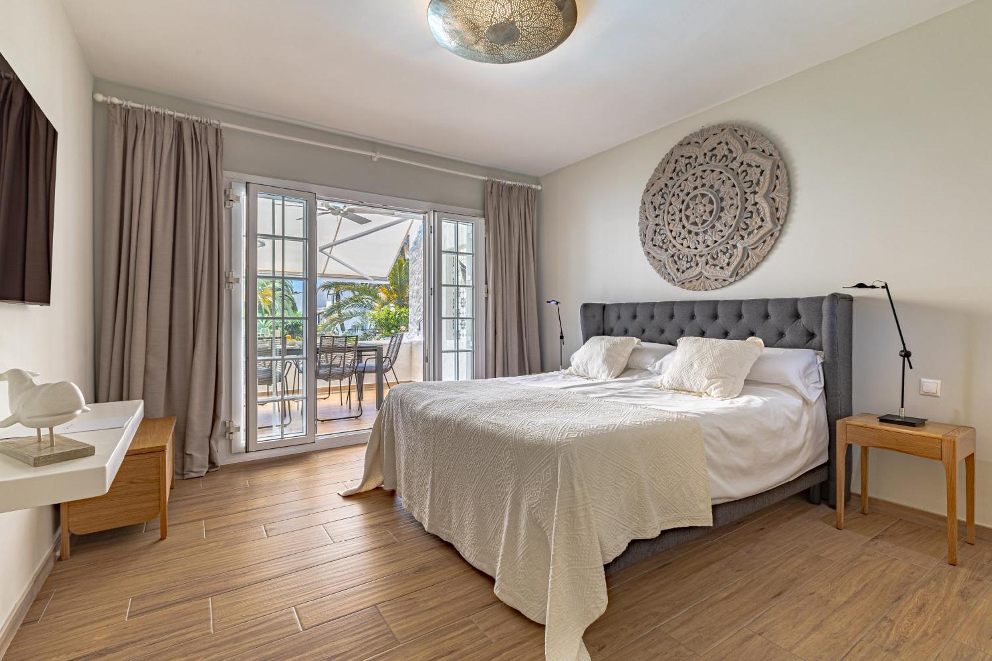 Apartment Luxurious In Puente Romano, *