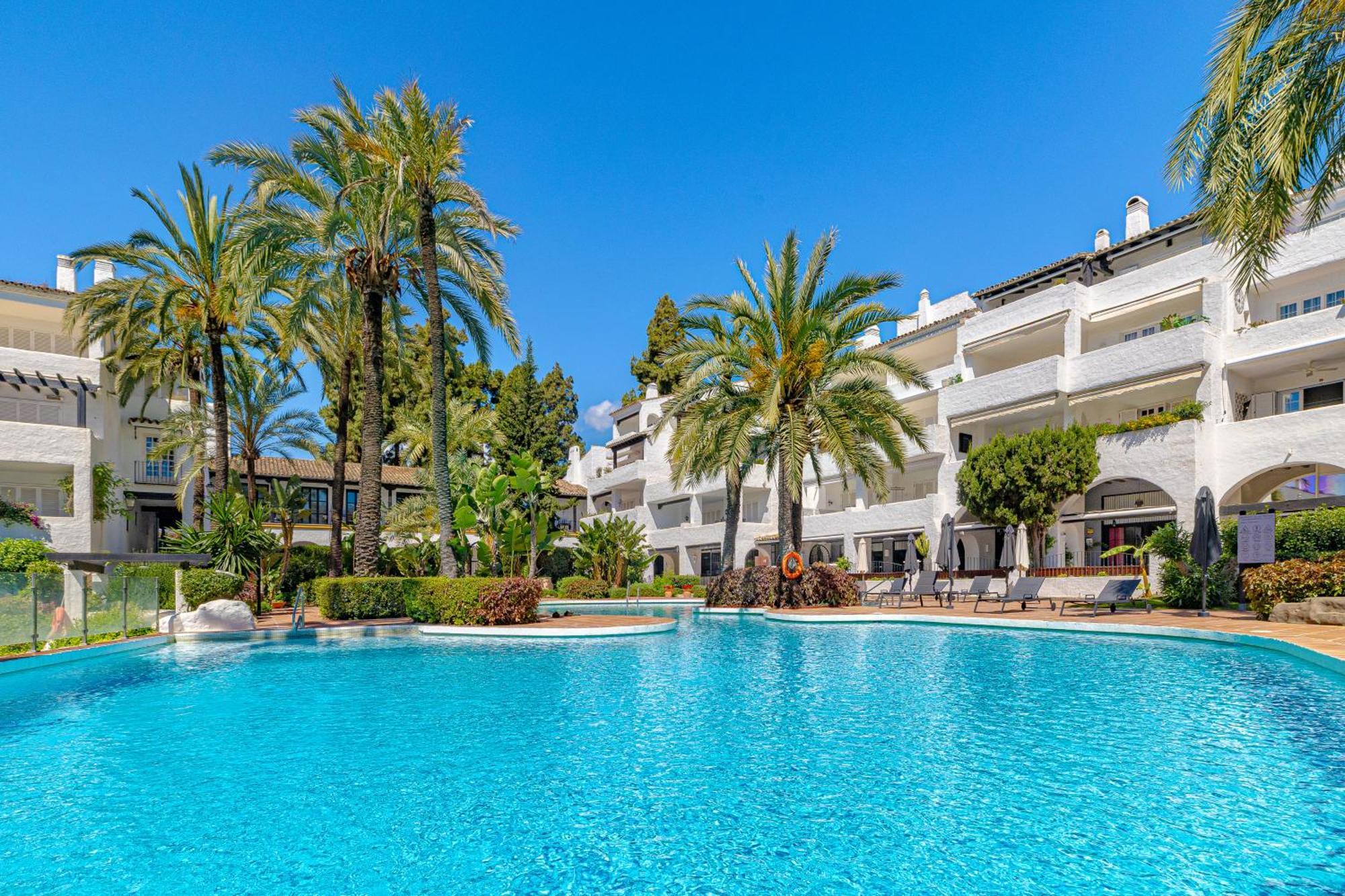 Luxurious In Puente Romano,