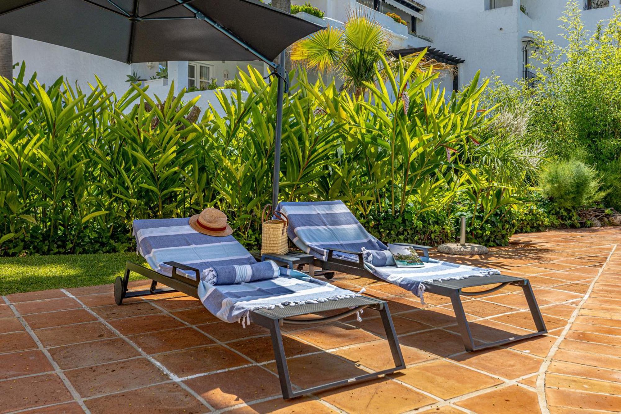 Luxurious In Puente Romano, Apartment