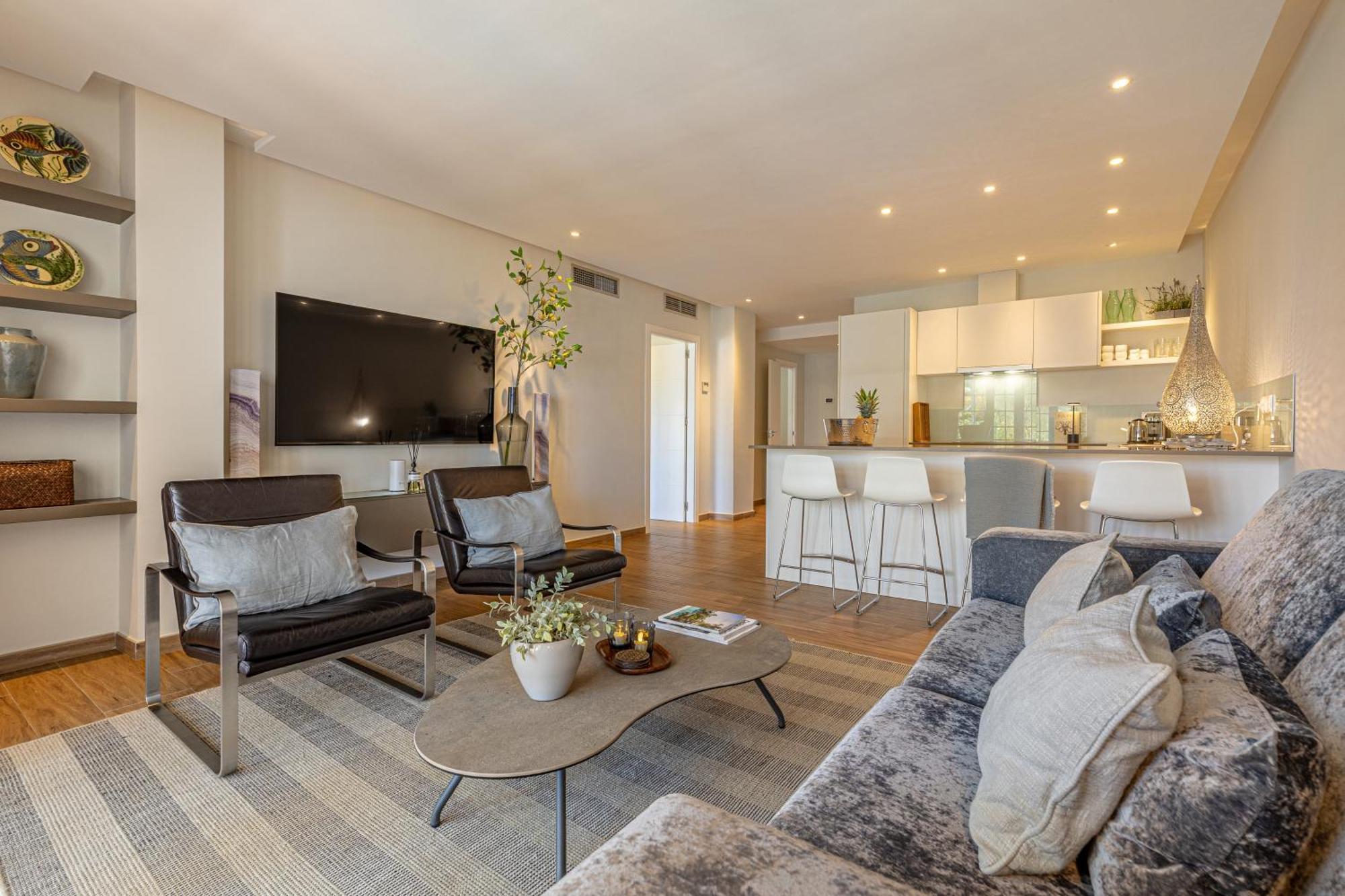 Luxurious In Puente Romano, Apartment *